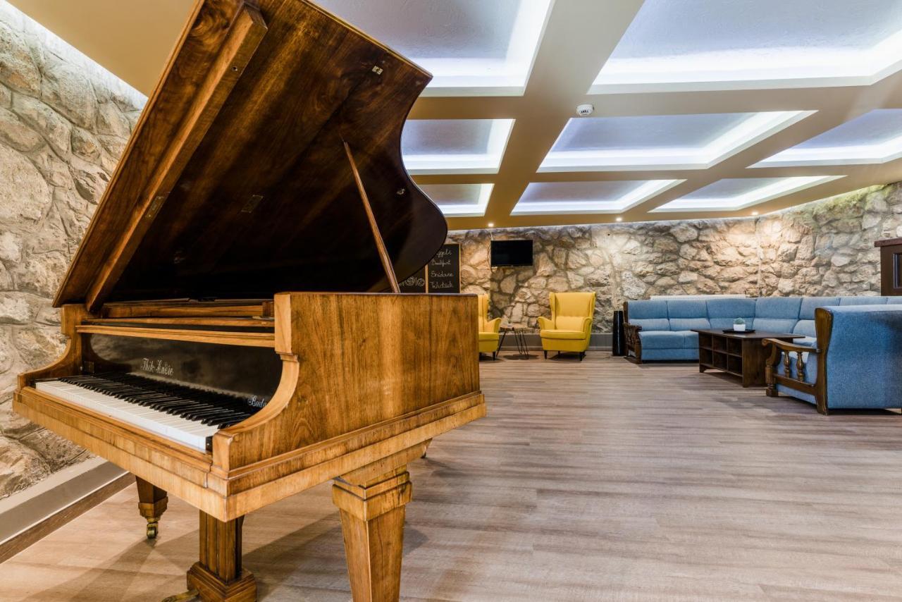 Amstel Hattyú Panzió -Érintésmentes bejelentkezés Győr Exterior foto